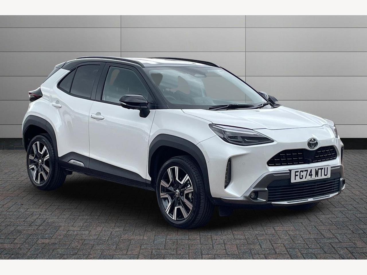 Main listing image - Toyota Yaris Cross