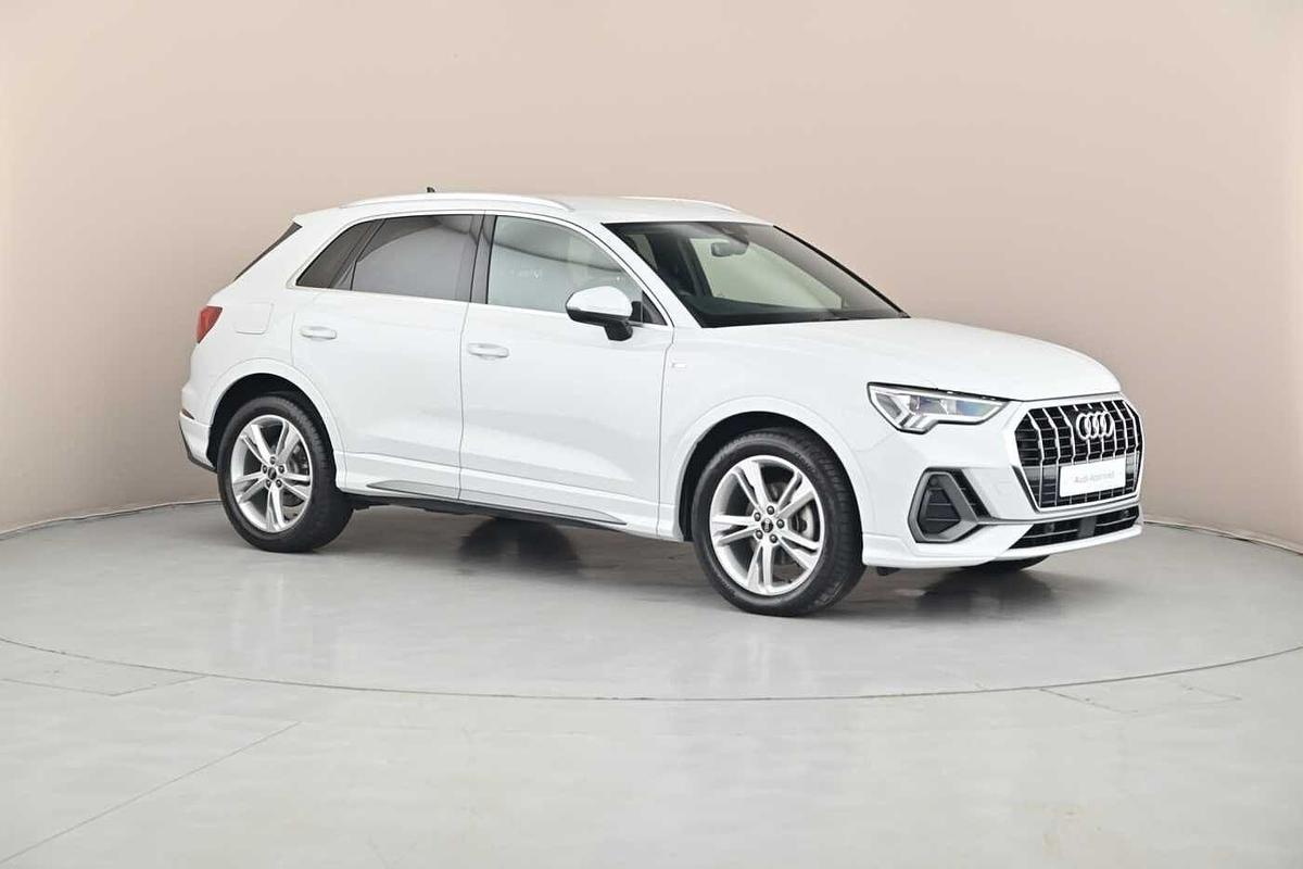 Main listing image - Audi Q3