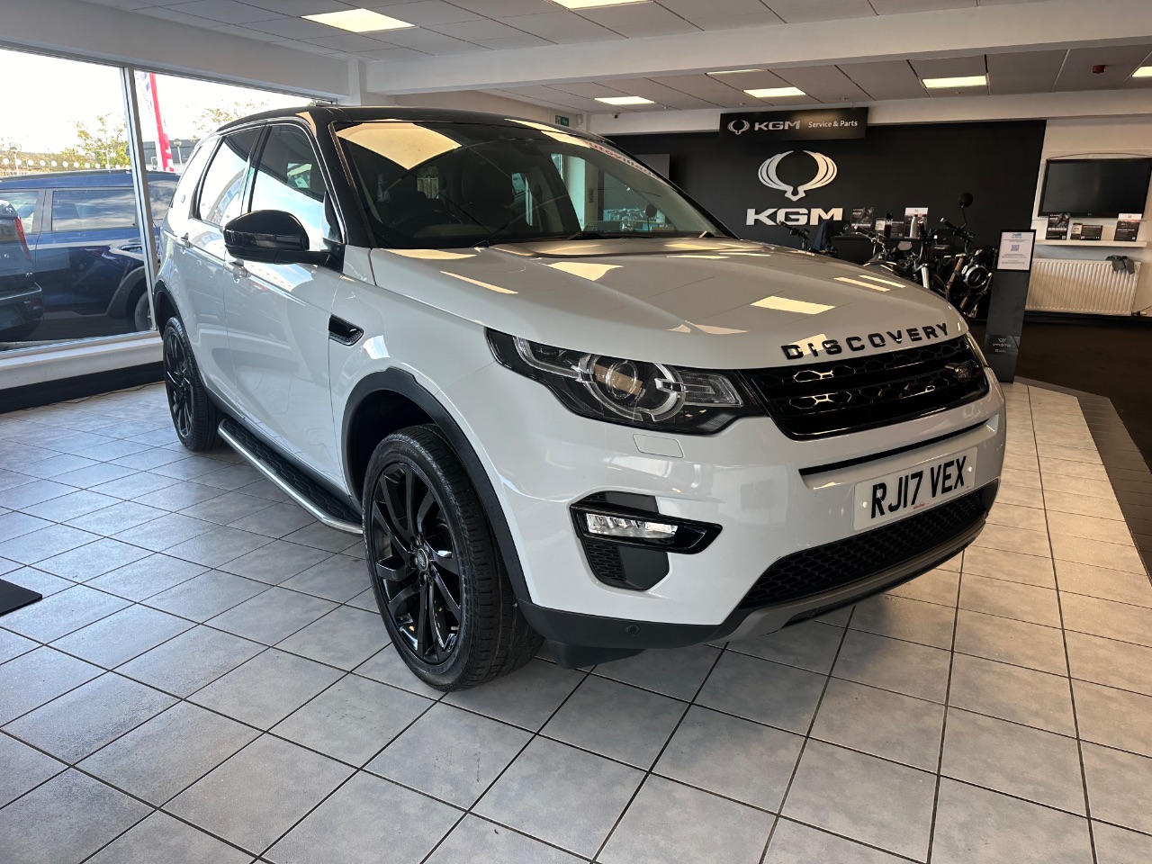 Main listing image - Land Rover Discovery Sport