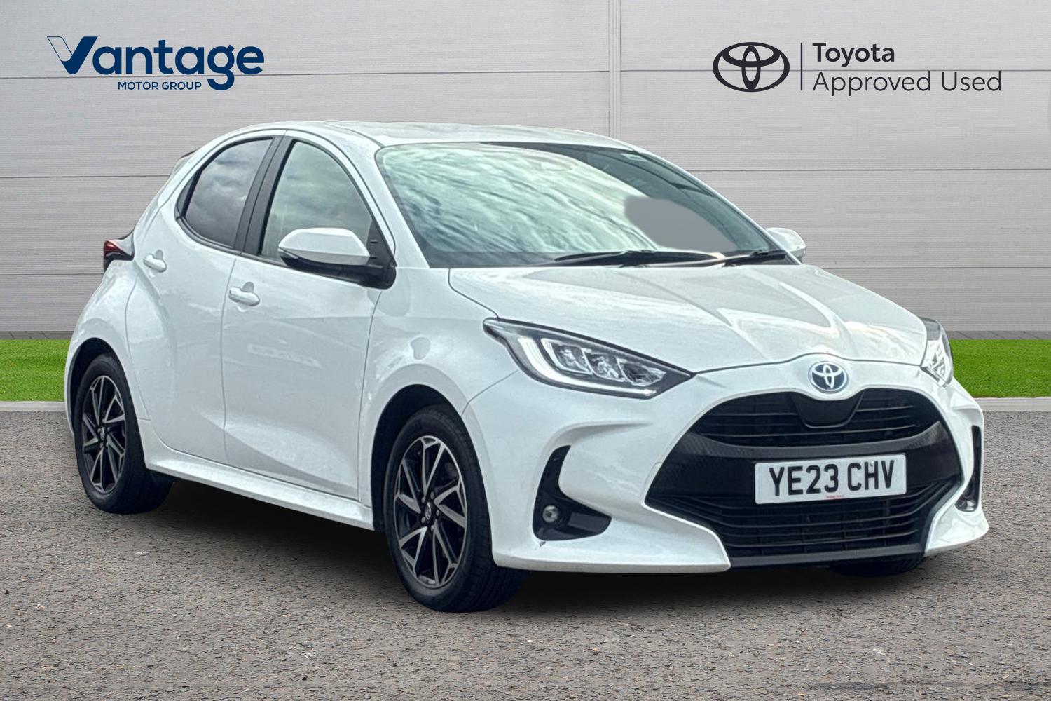 Main listing image - Toyota Yaris