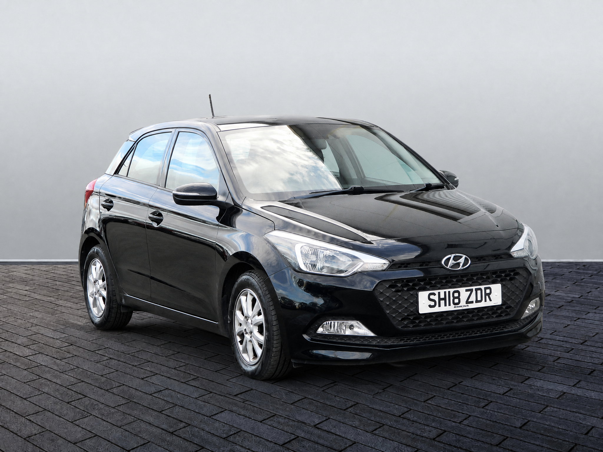 Main listing image - Hyundai i20