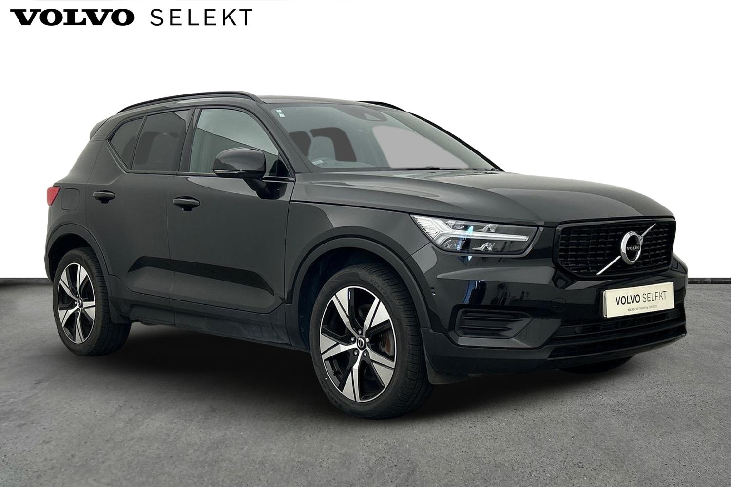 Main listing image - Volvo XC40 Recharge