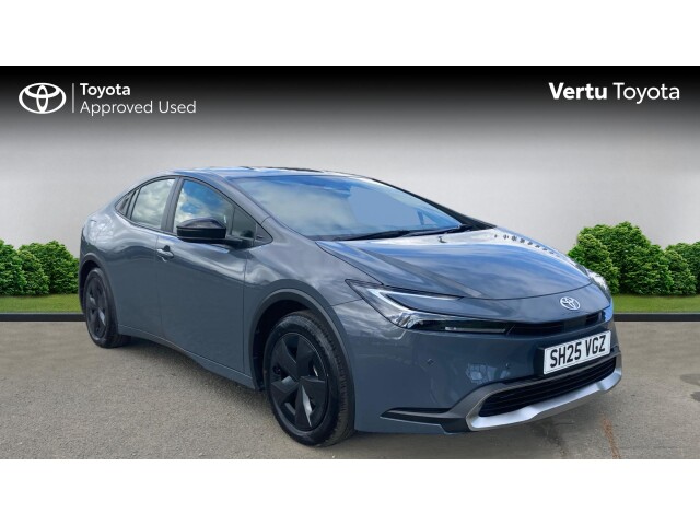 Main listing image - Toyota Prius Plug-In