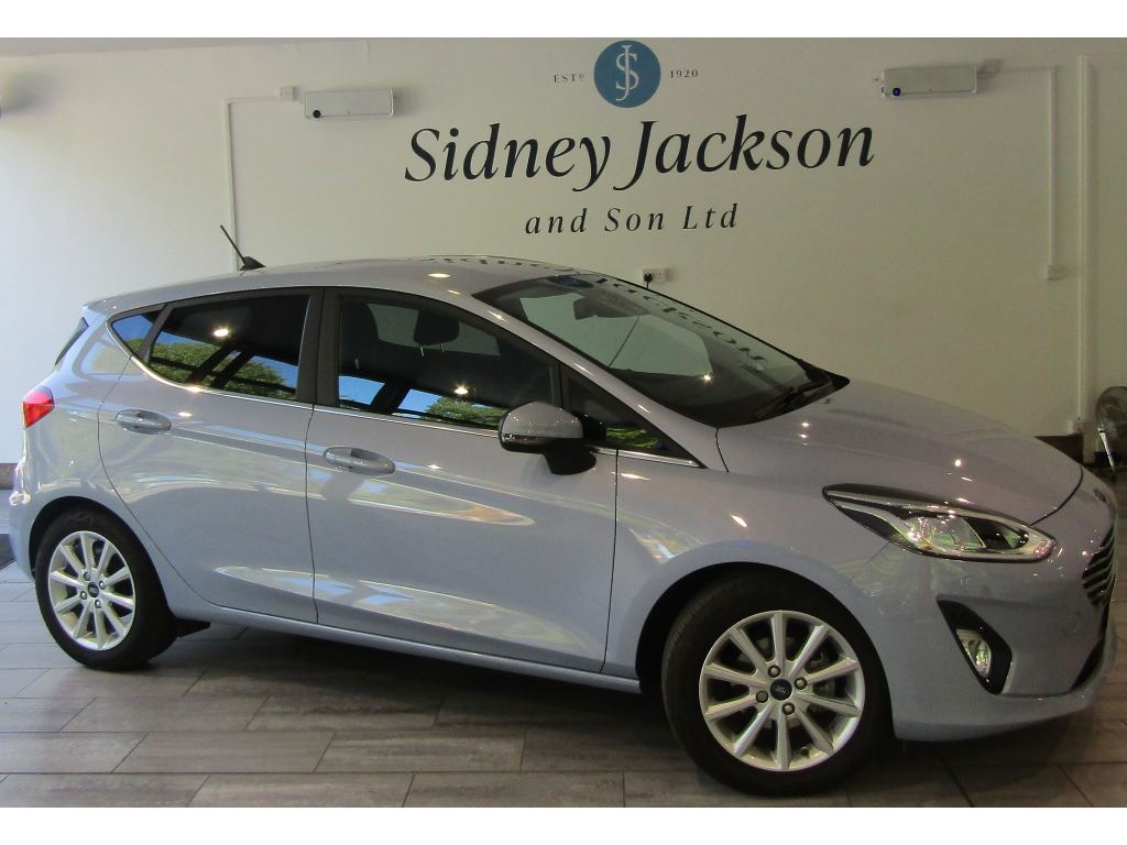 Main listing image - Ford Fiesta