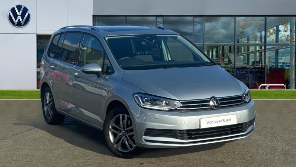 Main listing image - Volkswagen Touran
