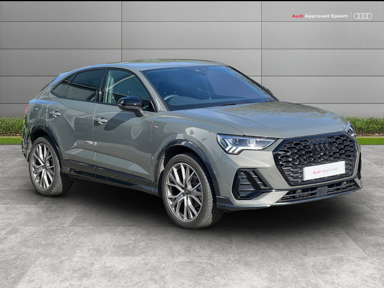 Main listing image - Audi Q3