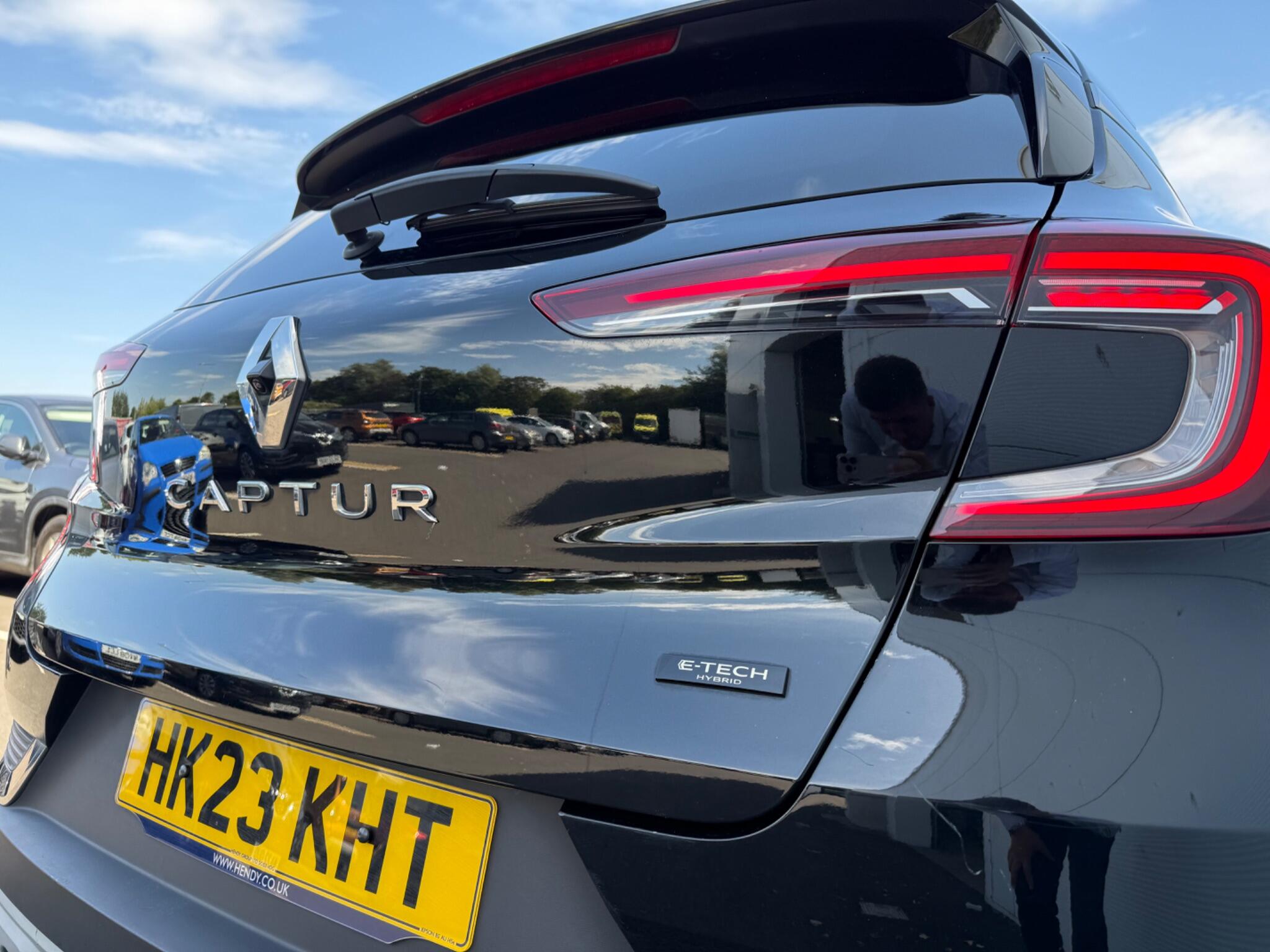 Main listing image - Renault Captur