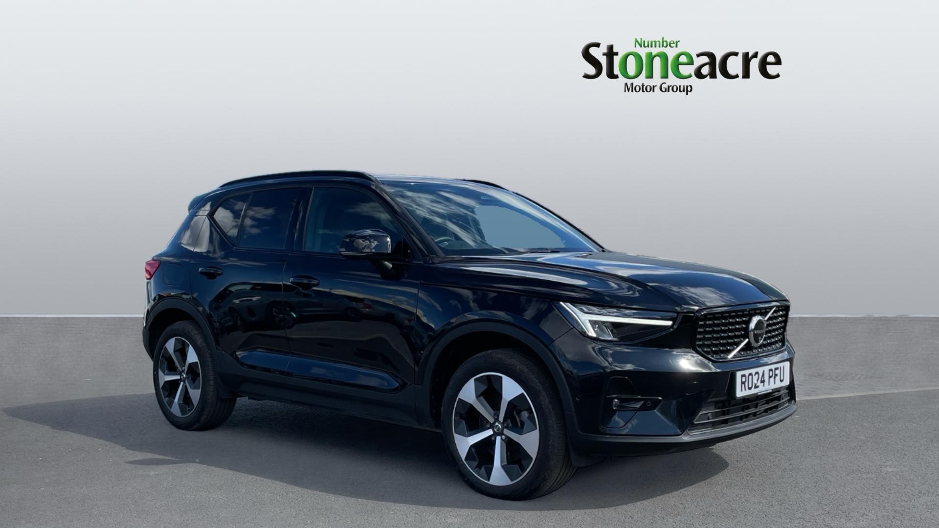 Main listing image - Volvo XC40