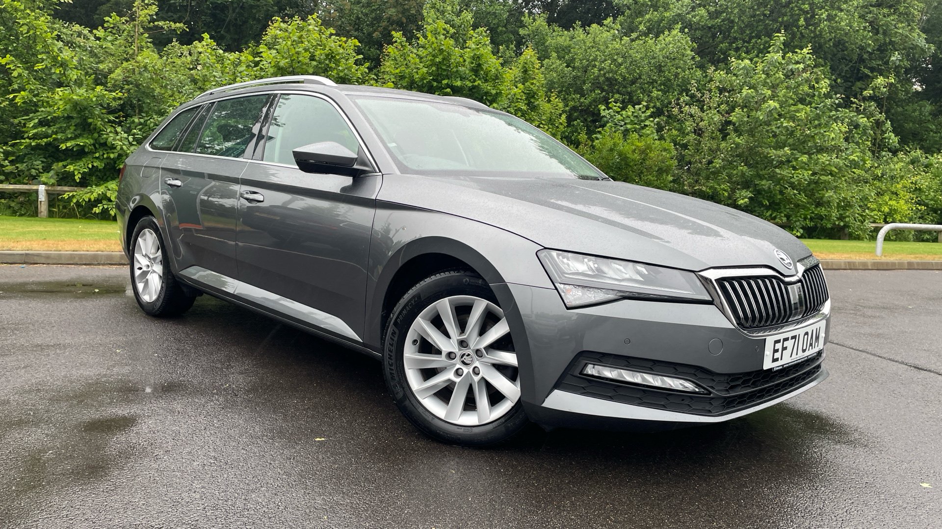 Main listing image - Skoda Superb Estate
