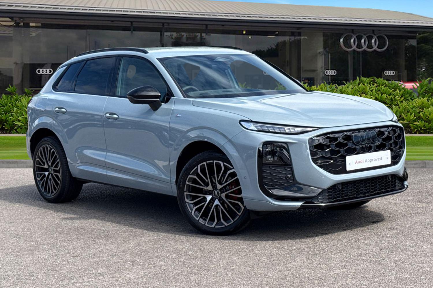 Main listing image - Audi Q3