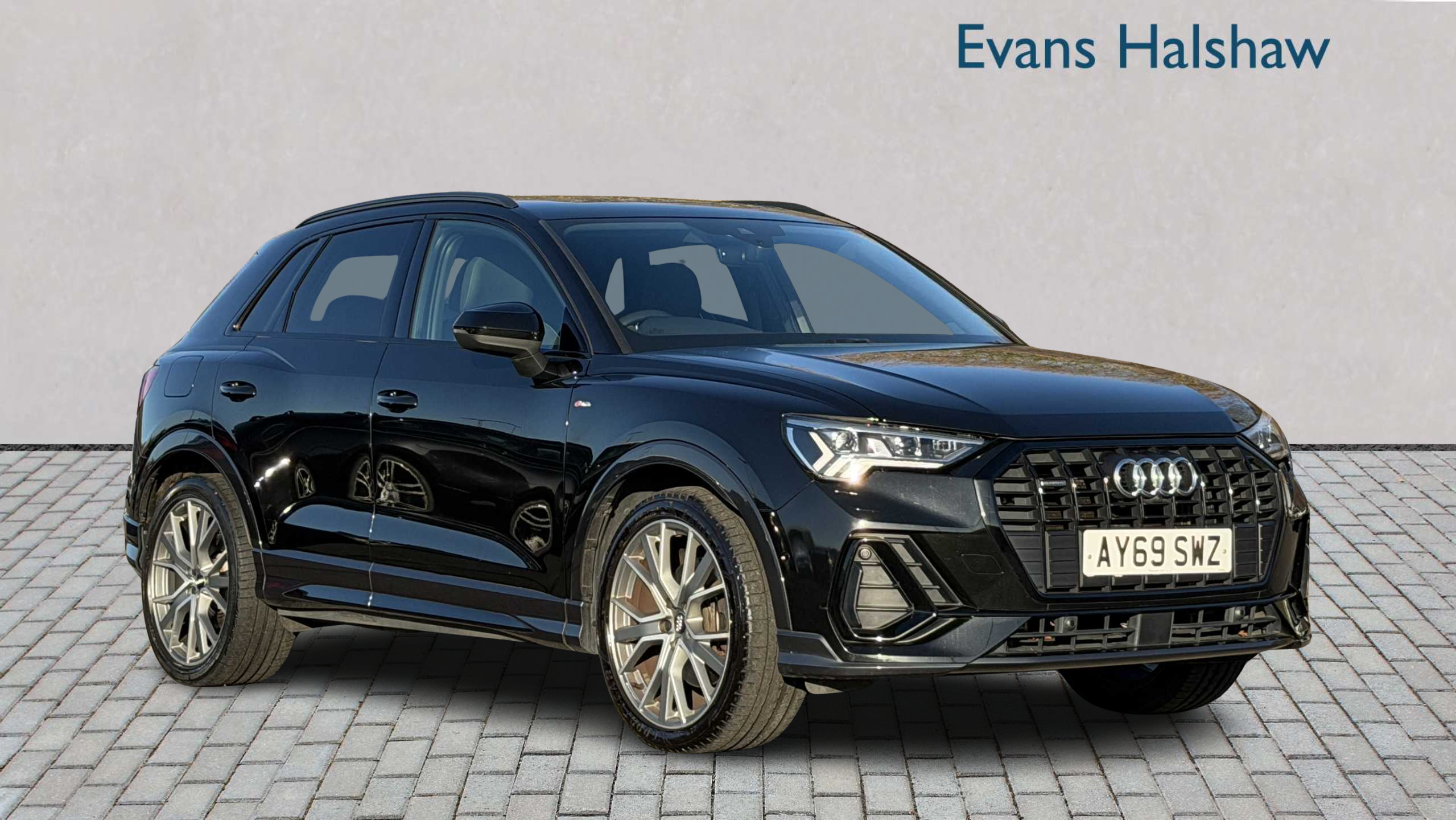 Main listing image - Audi Q3