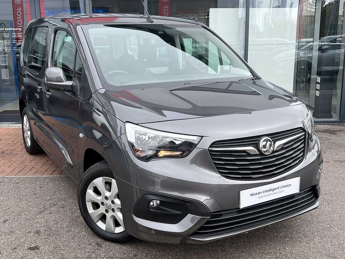 Main listing image - Vauxhall Combo Life