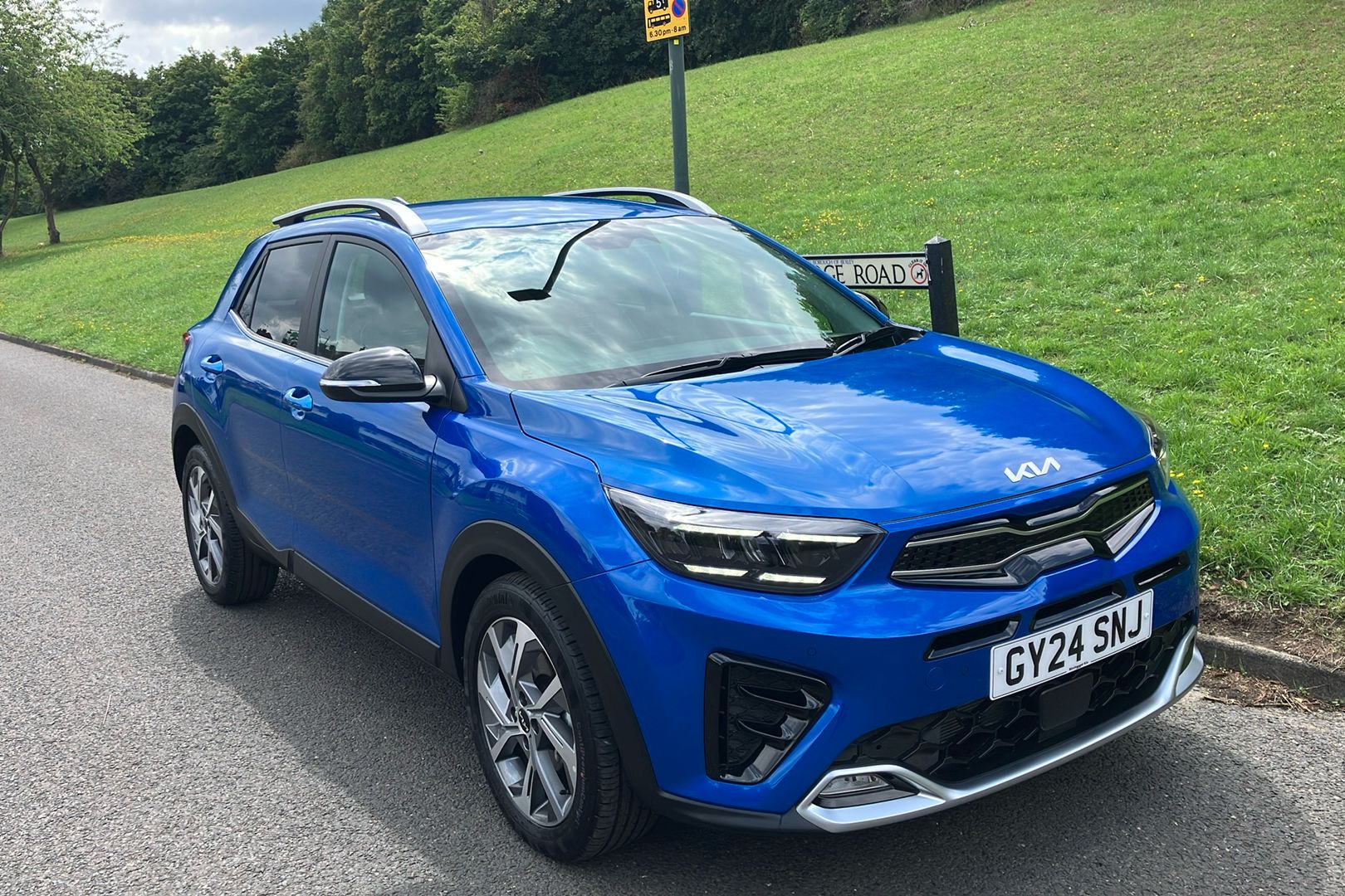 Main listing image - Kia Stonic