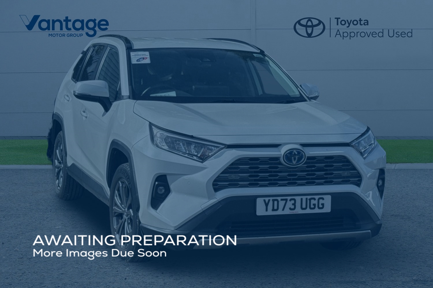 Main listing image - Toyota RAV4