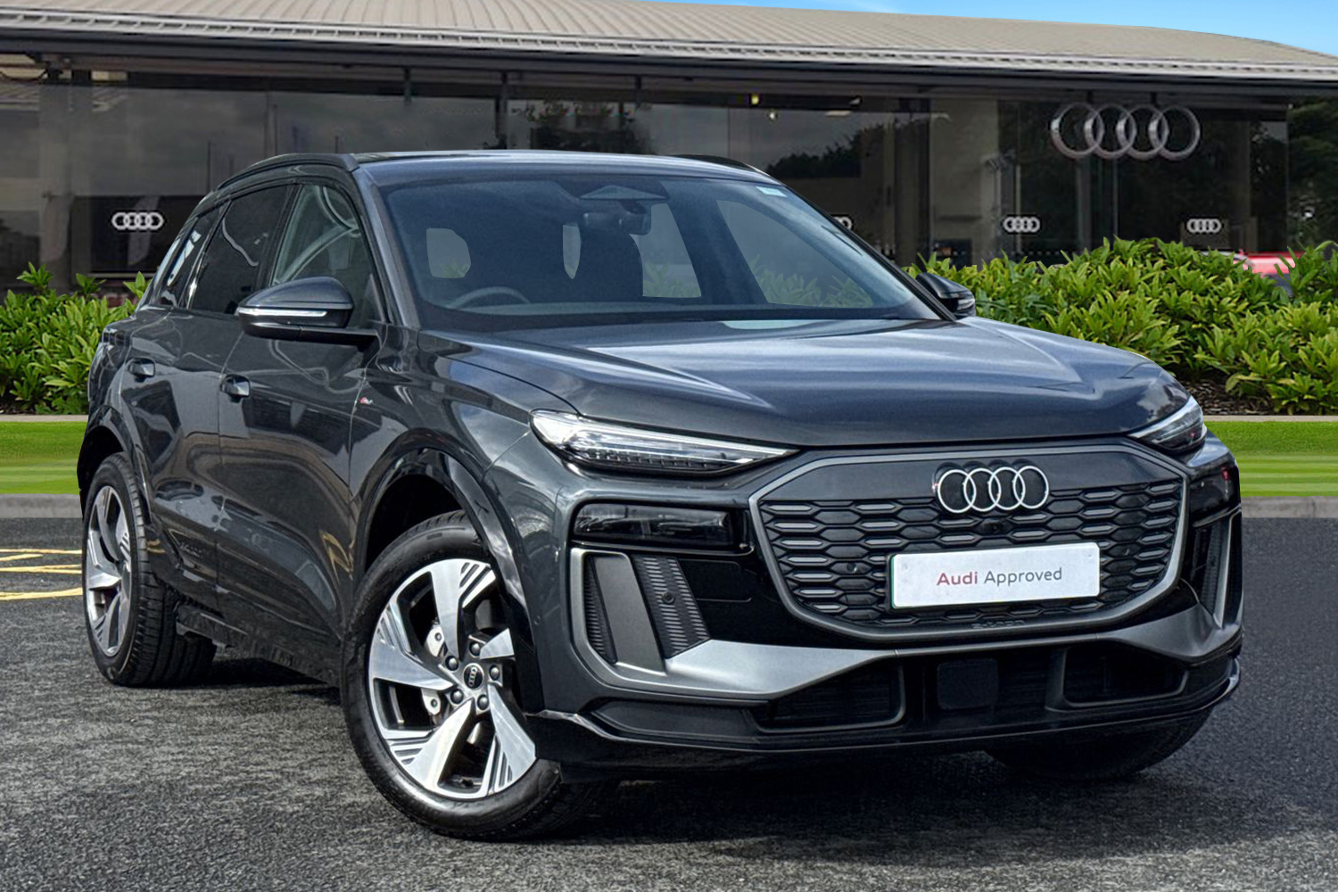 Main listing image - Audi Q6 e-tron