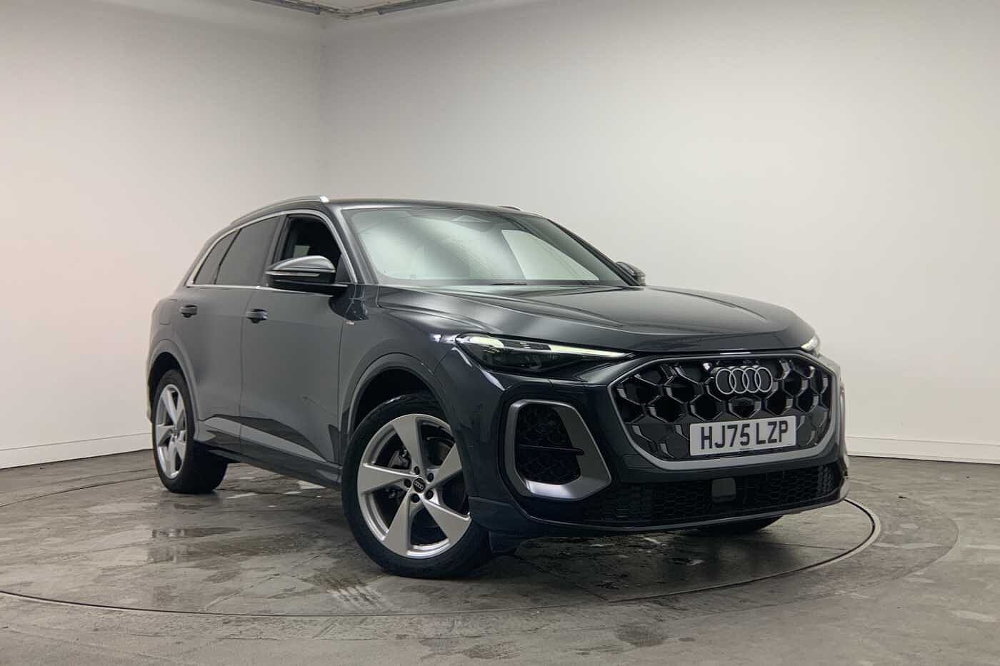 Main listing image - Audi Q5