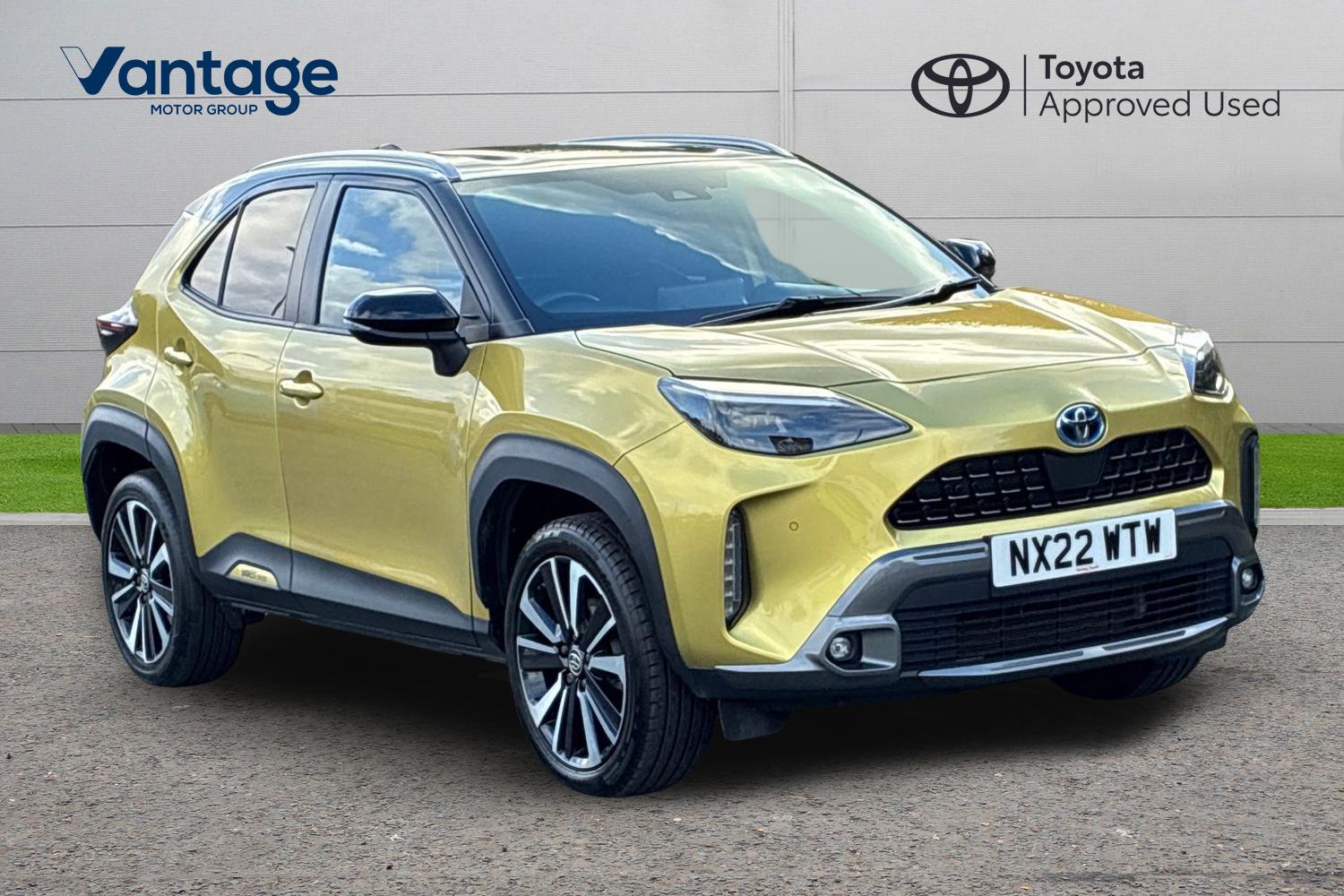 Main listing image - Toyota Yaris Cross