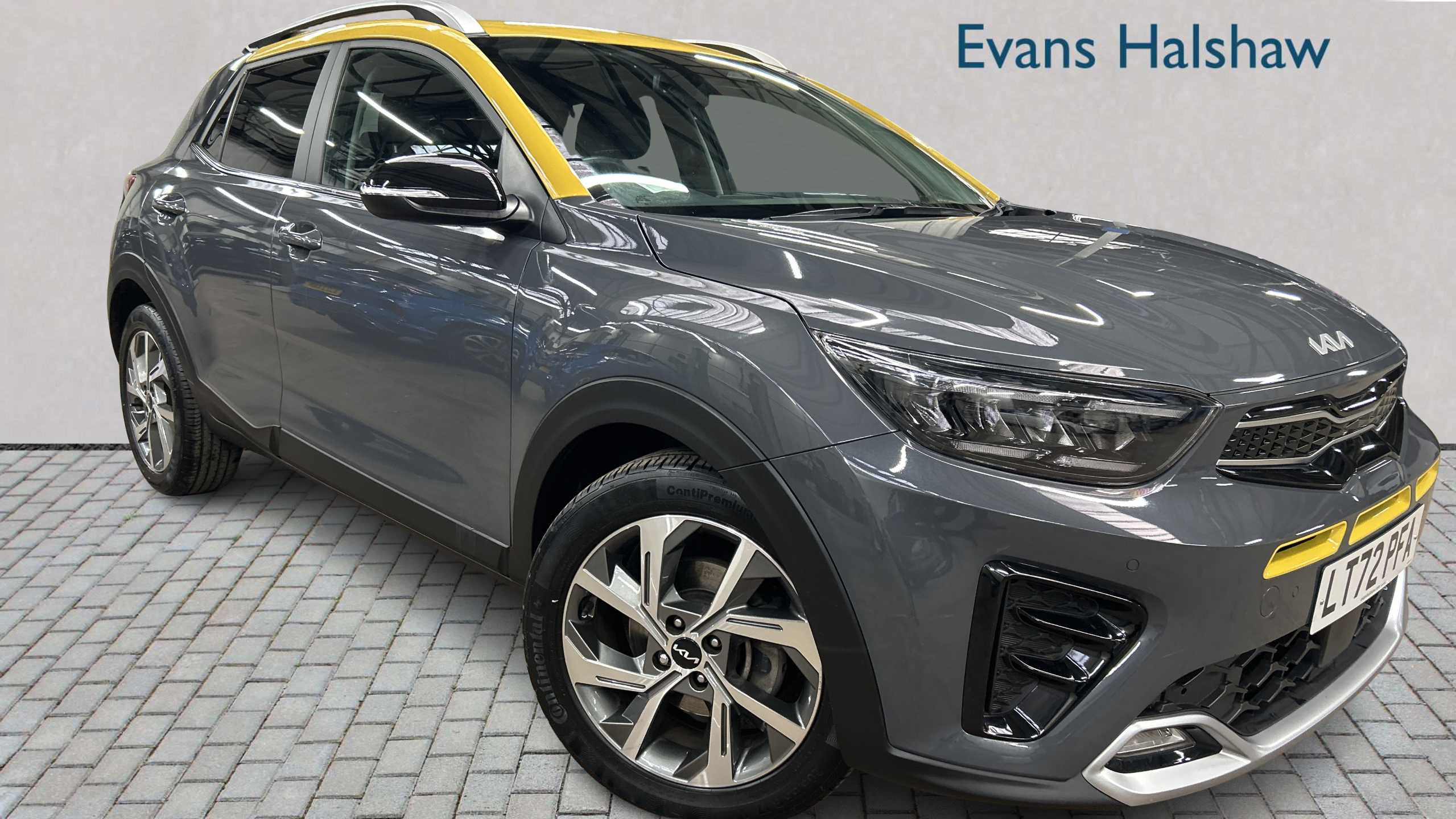 Main listing image - Kia Stonic