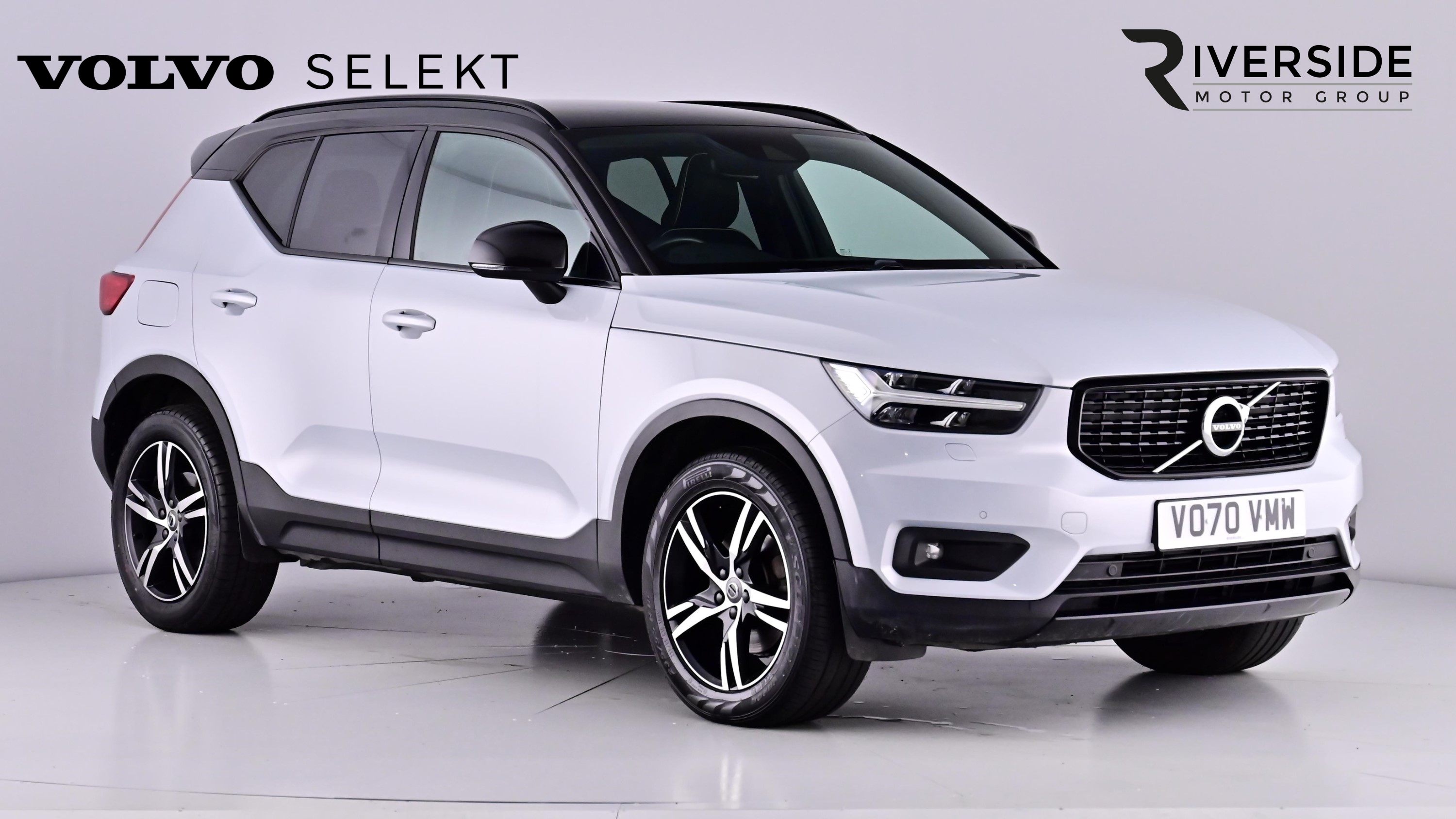 Main listing image - Volvo XC40