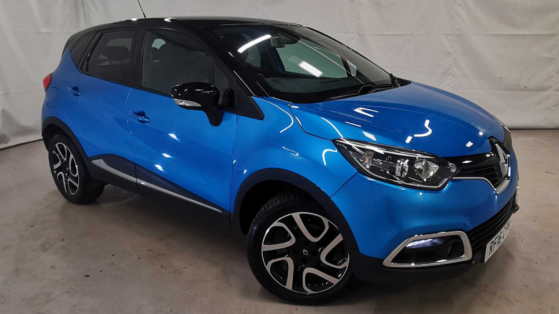 Main listing image - Renault Captur