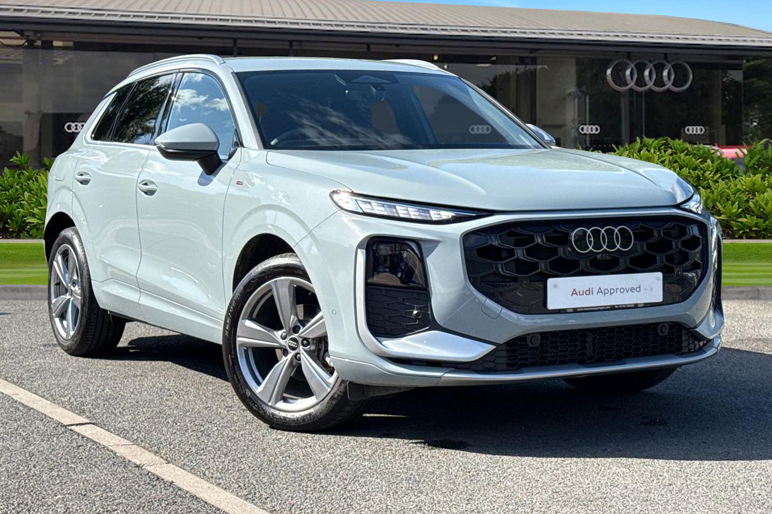 Main listing image - Audi Q3