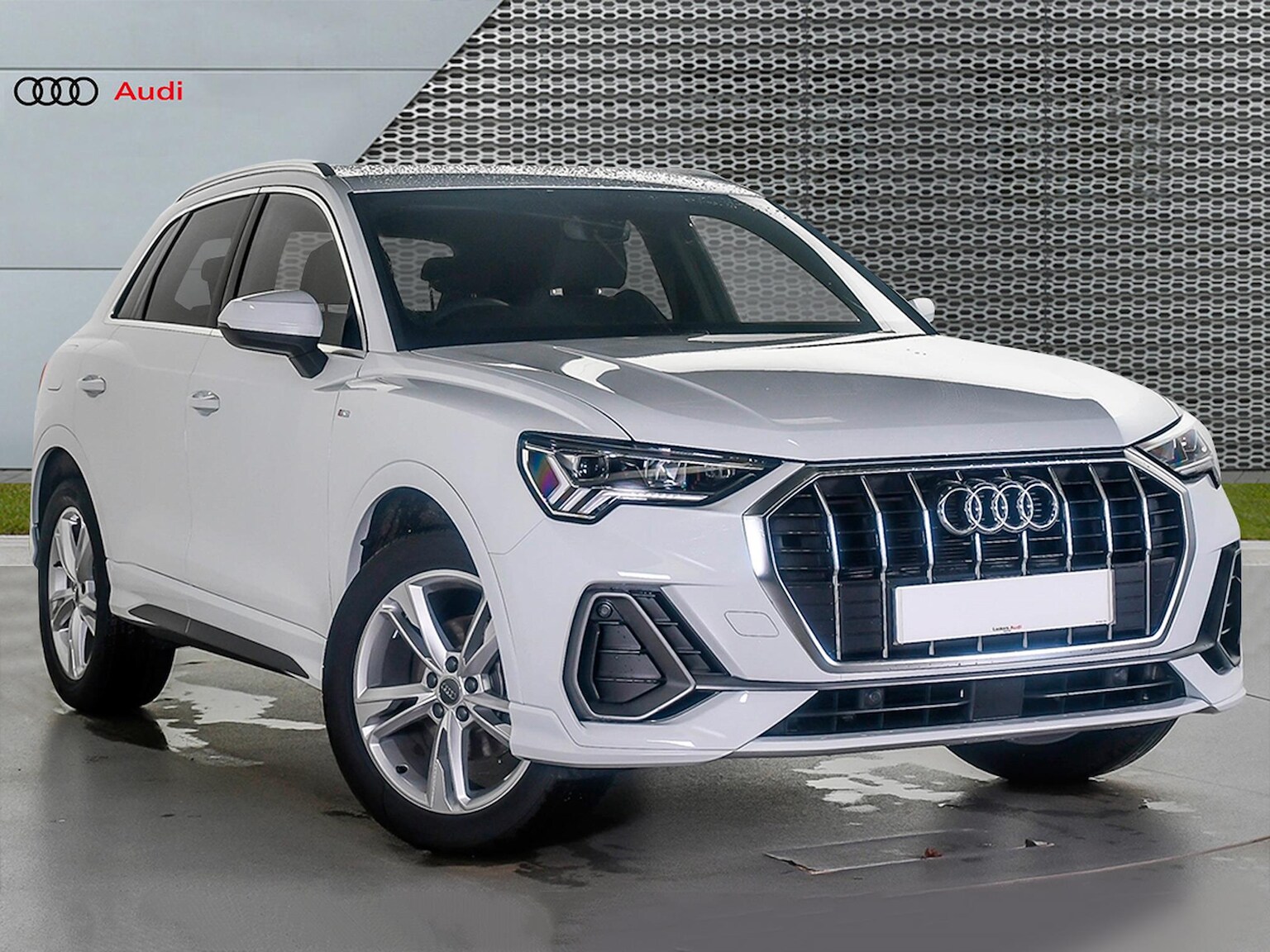 Main listing image - Audi Q3