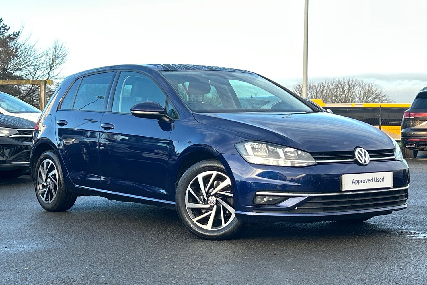 Main listing image - Volkswagen Golf