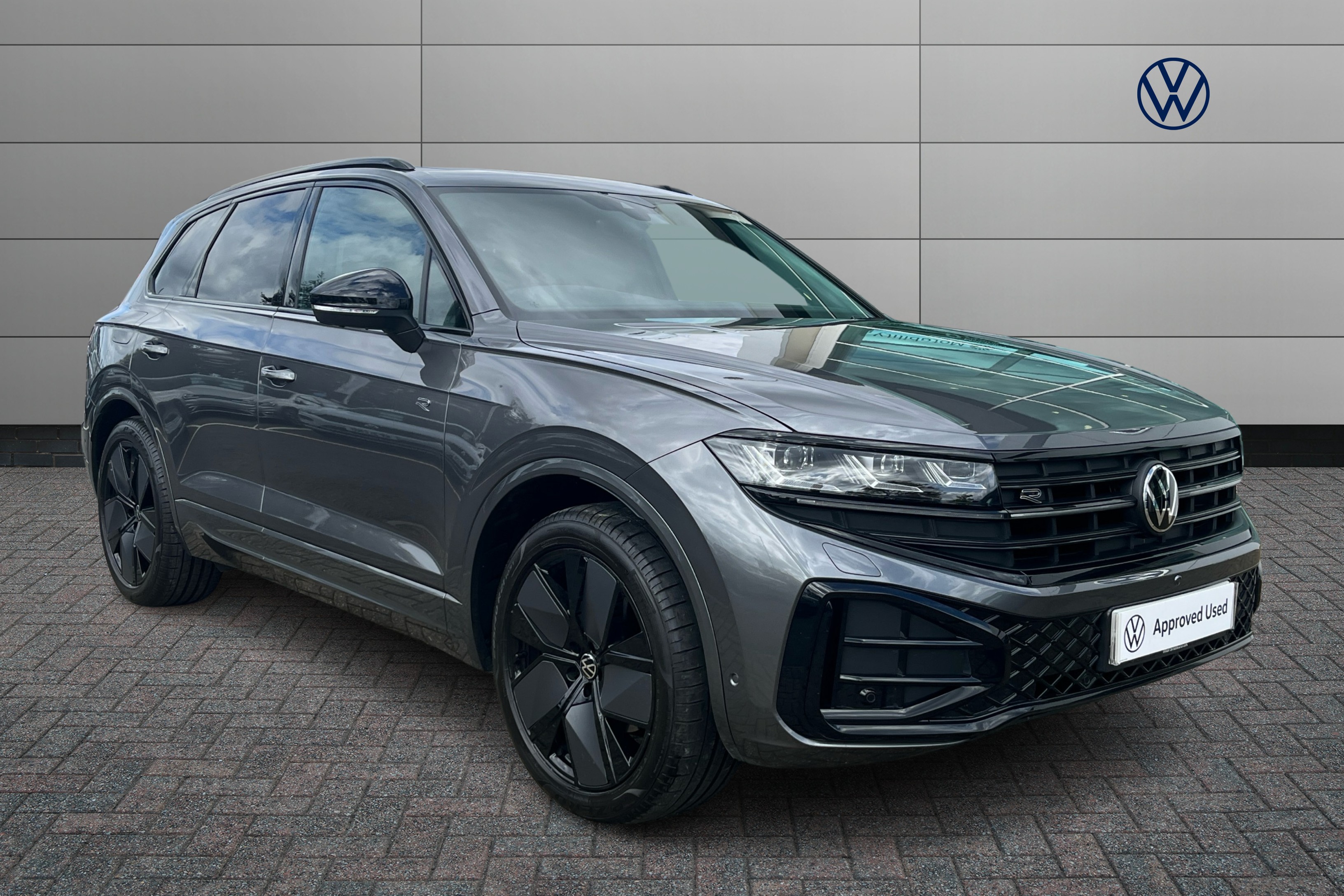 Main listing image - Volkswagen Touareg