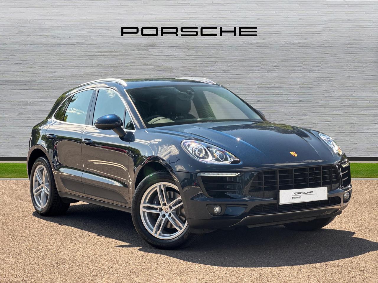 Main listing image - Porsche Macan