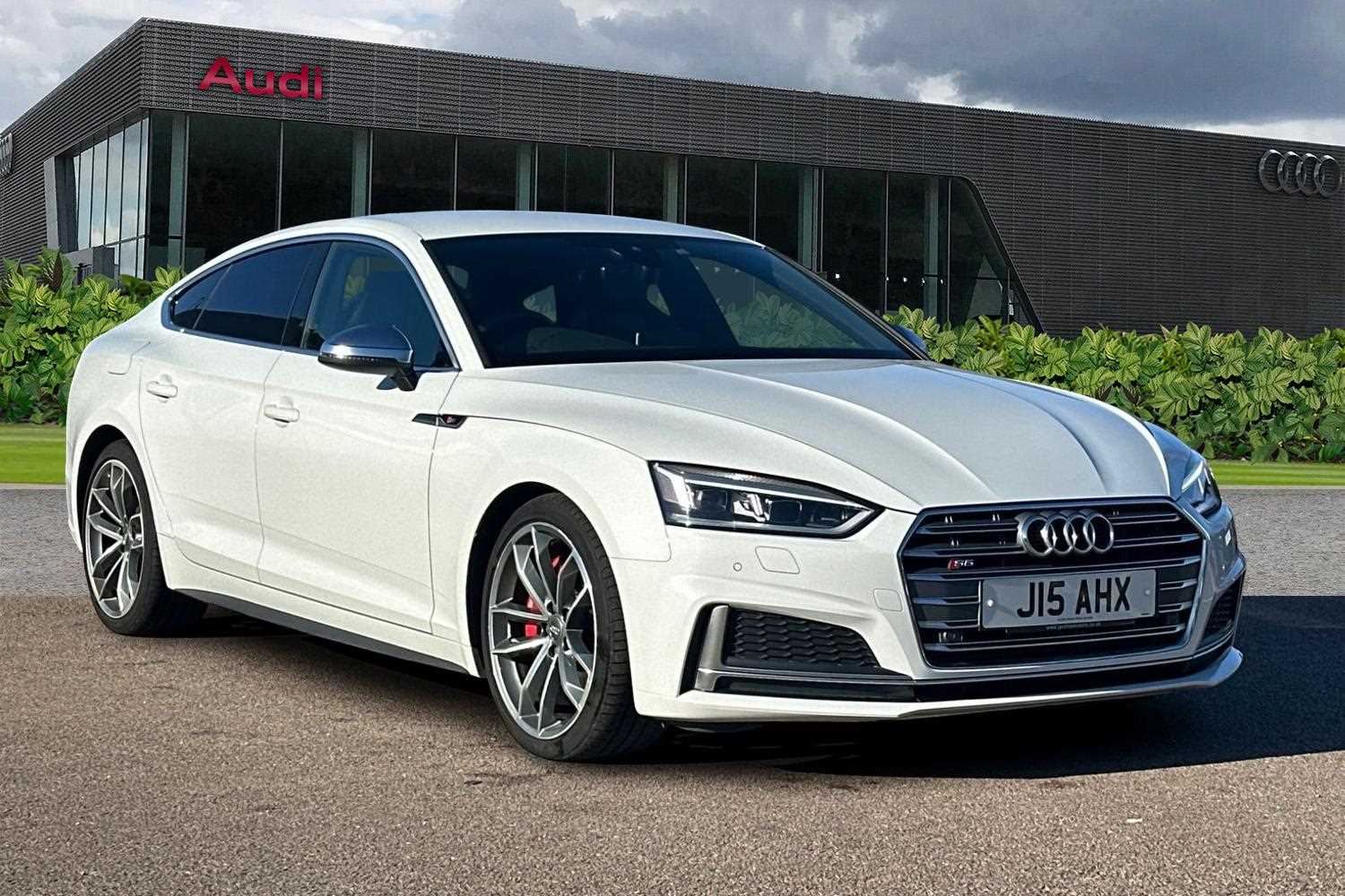 Main listing image - Audi S5