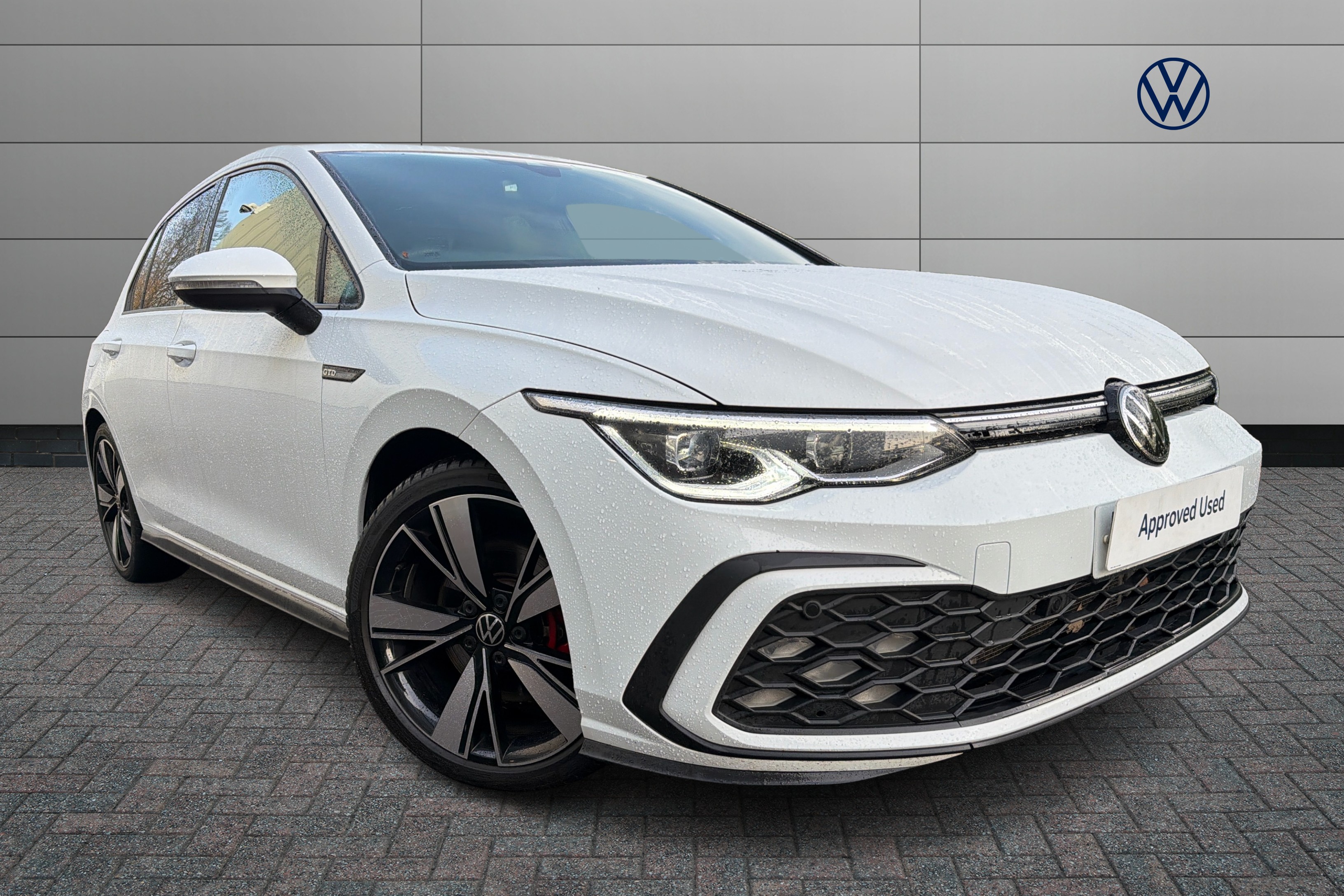 Main listing image - Volkswagen Golf