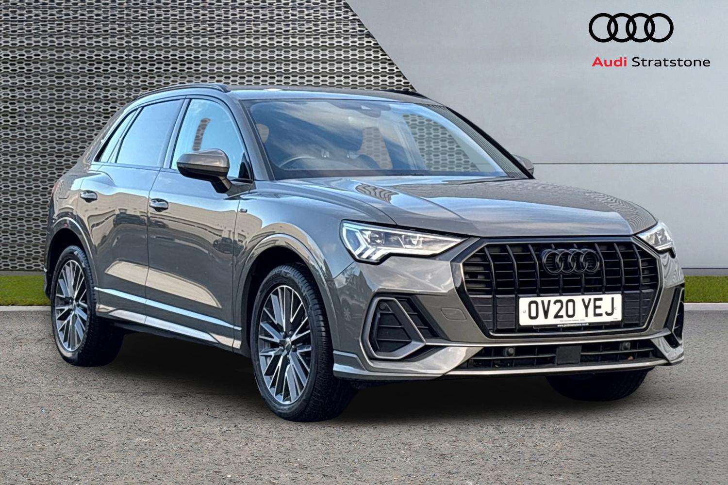Main listing image - Audi Q3