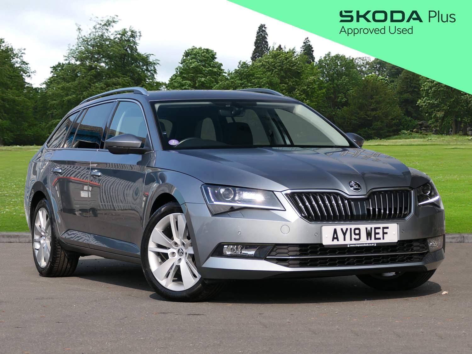 Main listing image - Skoda Superb Estate