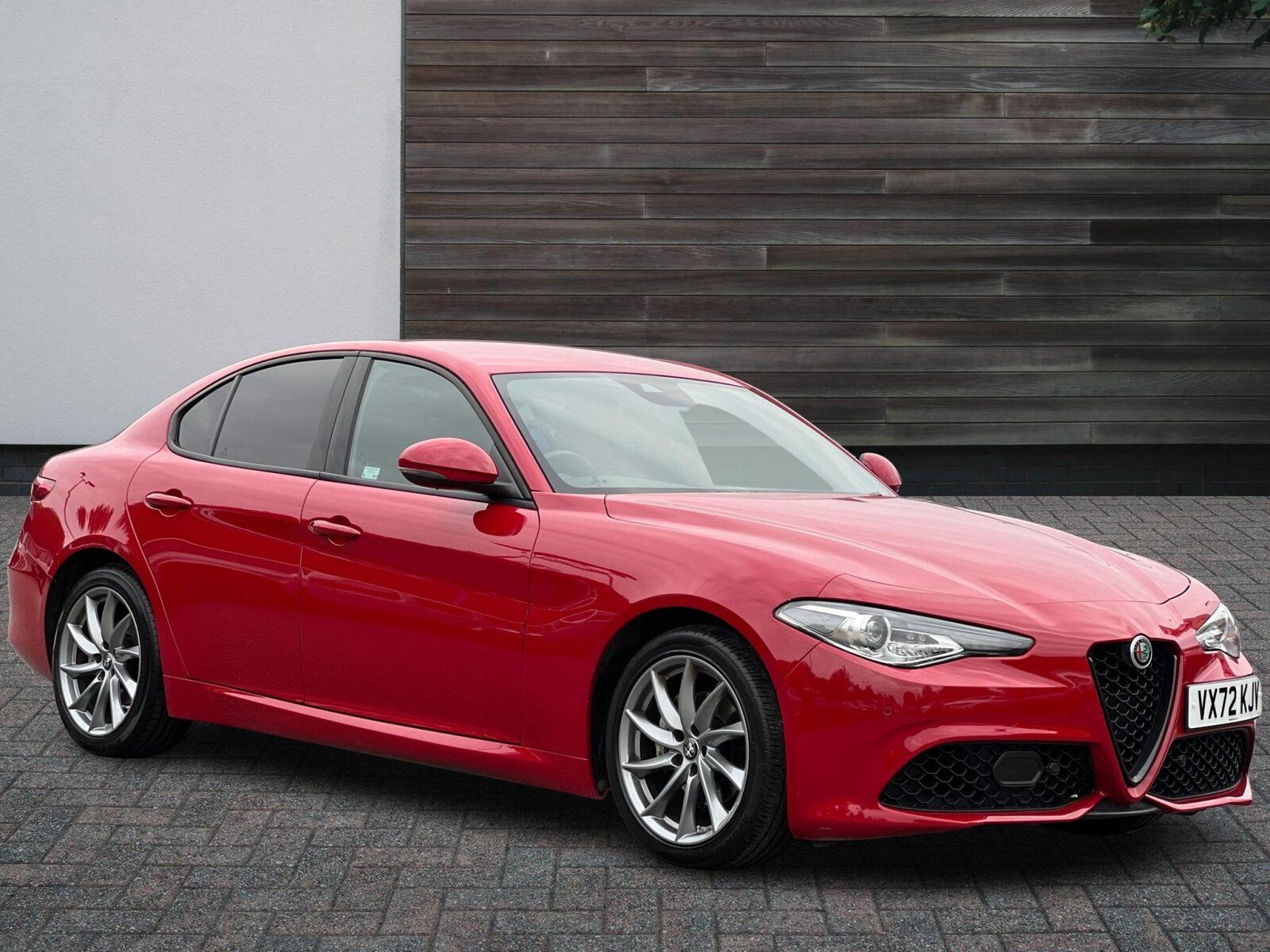 Main listing image - Alfa Romeo Giulia