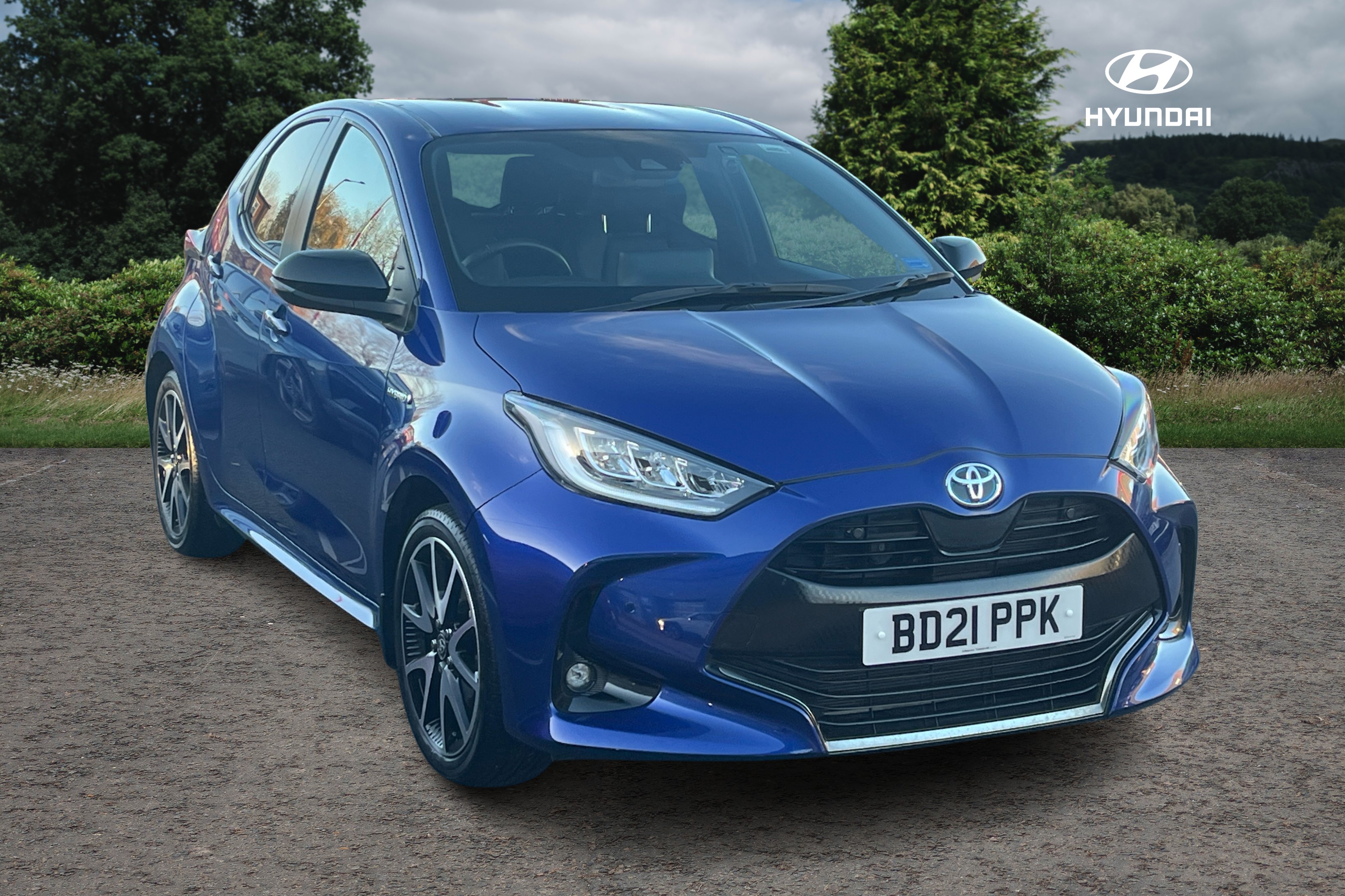 Main listing image - Toyota Yaris