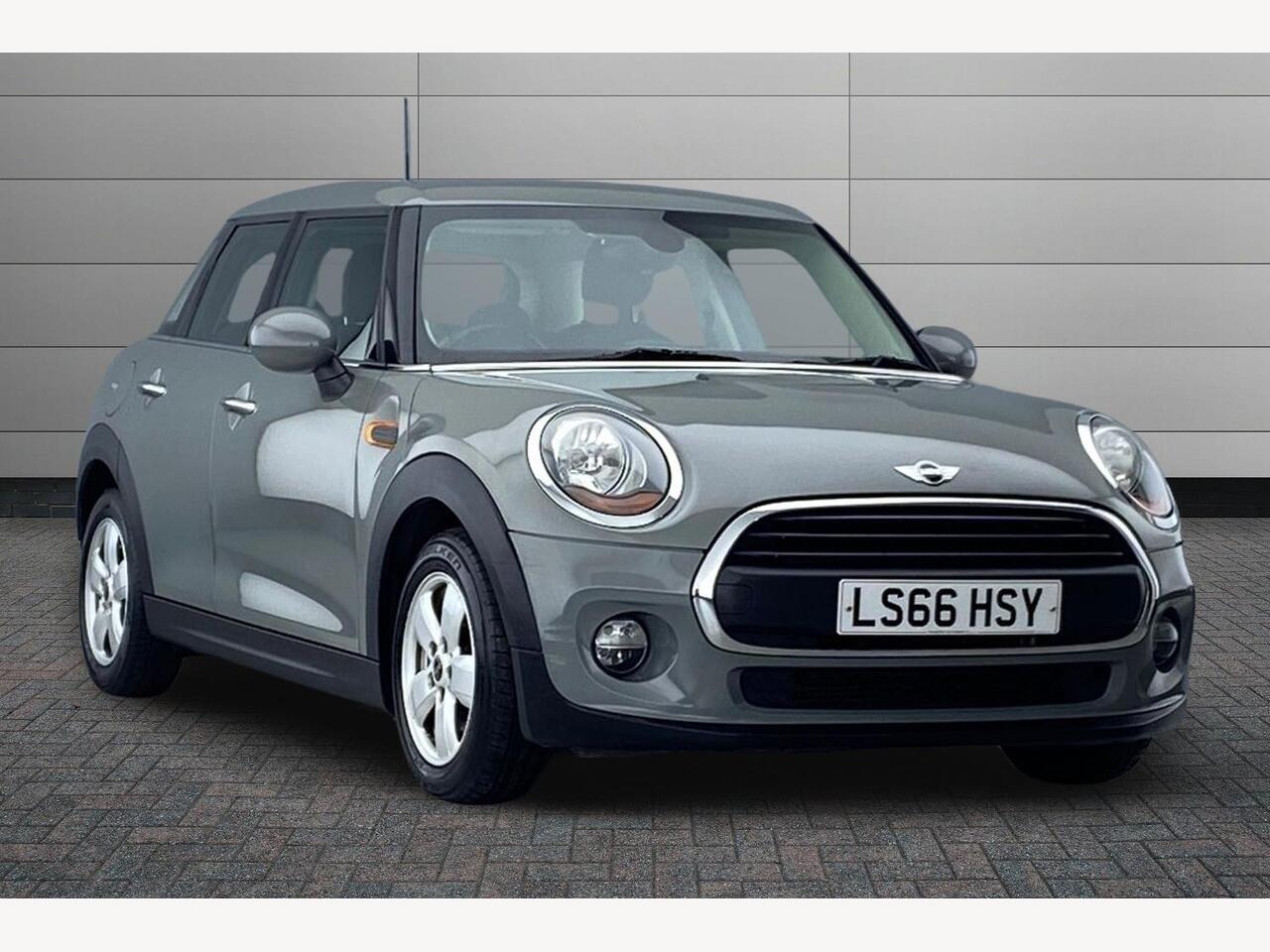 Main listing image - MINI Hatchback 5dr