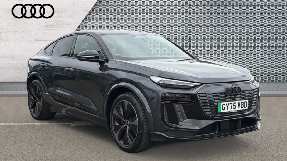 Main listing image - Audi Q6 e-tron