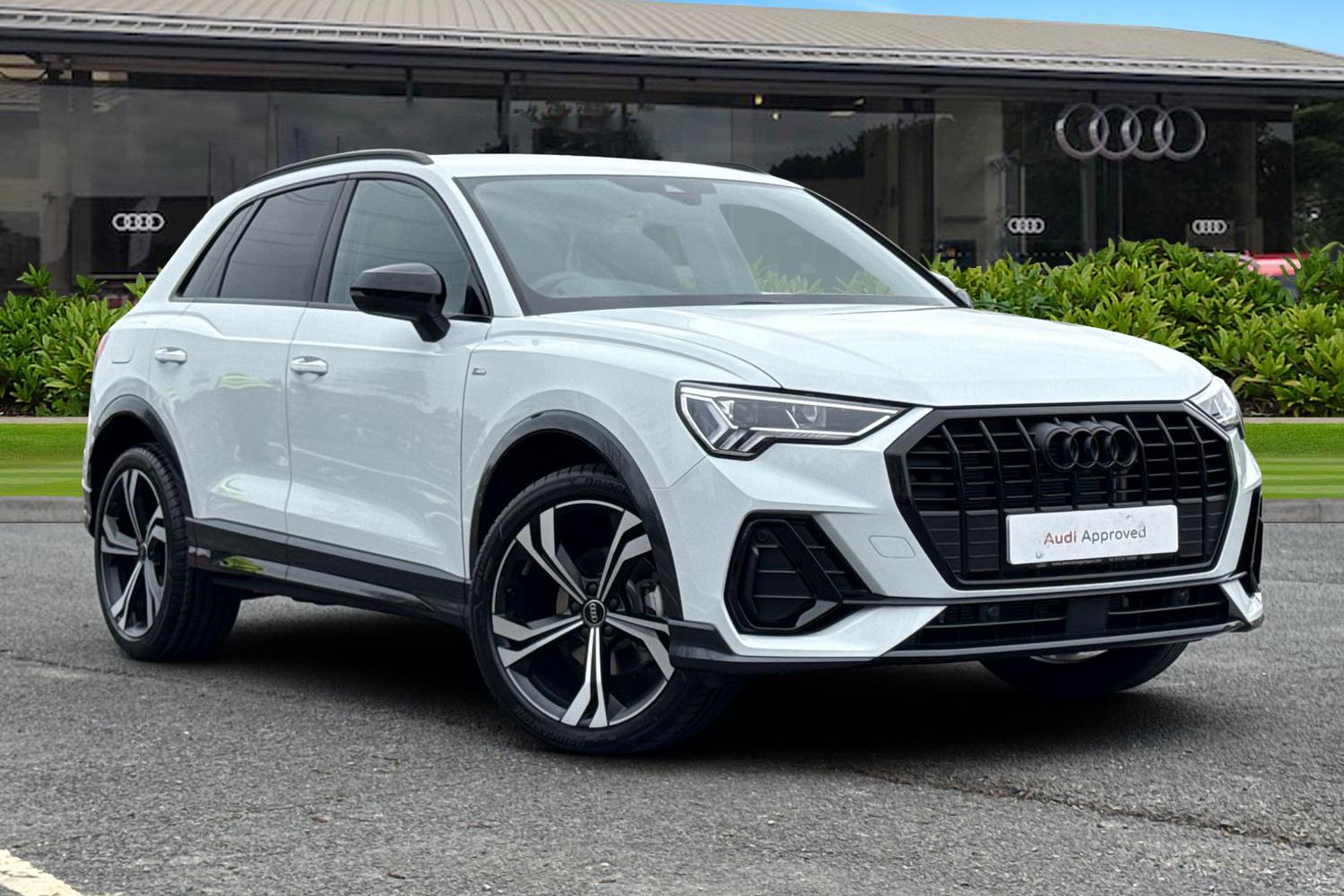 Main listing image - Audi Q3