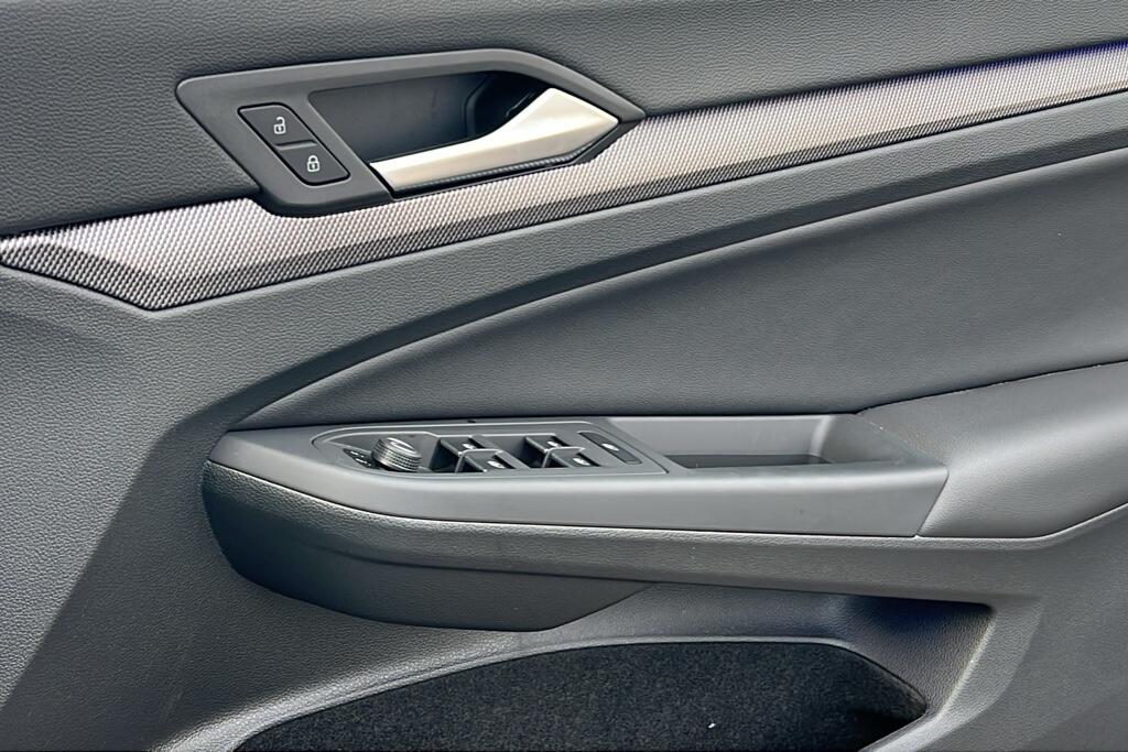 Main listing image - Volkswagen Golf R