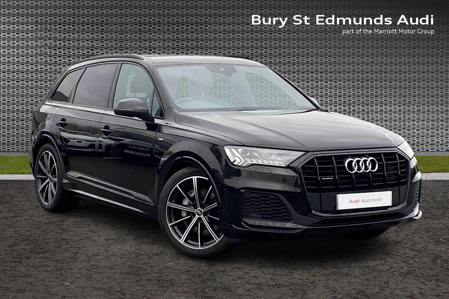 Main listing image - Audi Q7