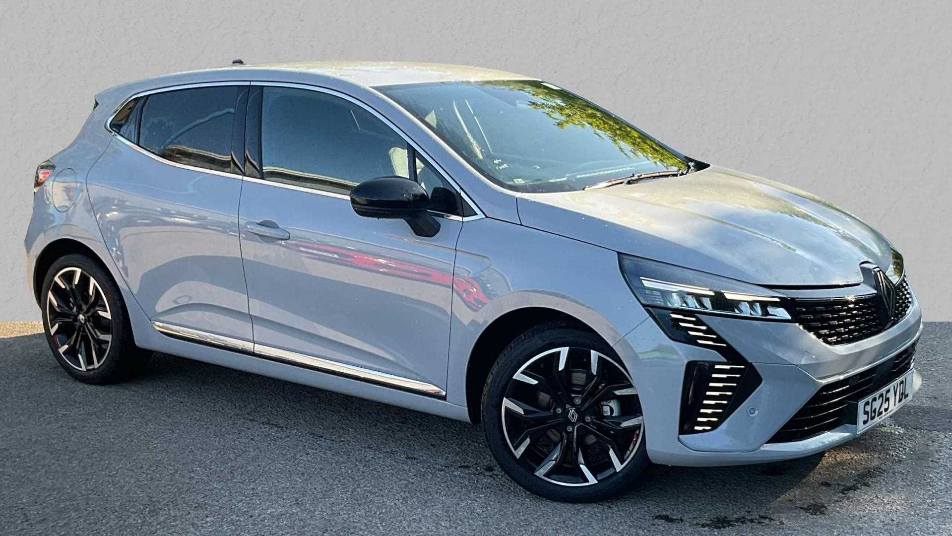 Main listing image - Renault Clio