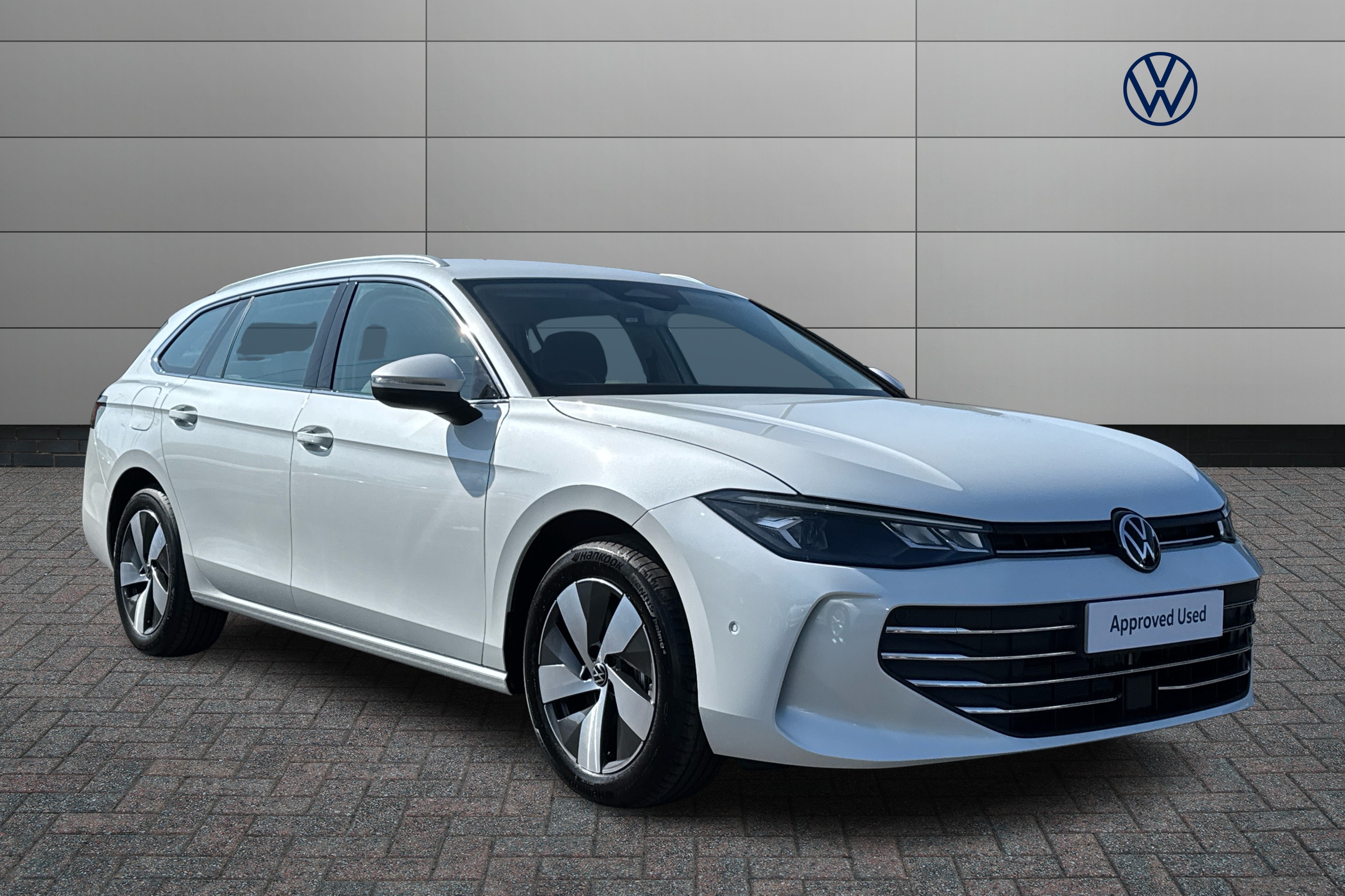 Main listing image - Volkswagen Passat Estate