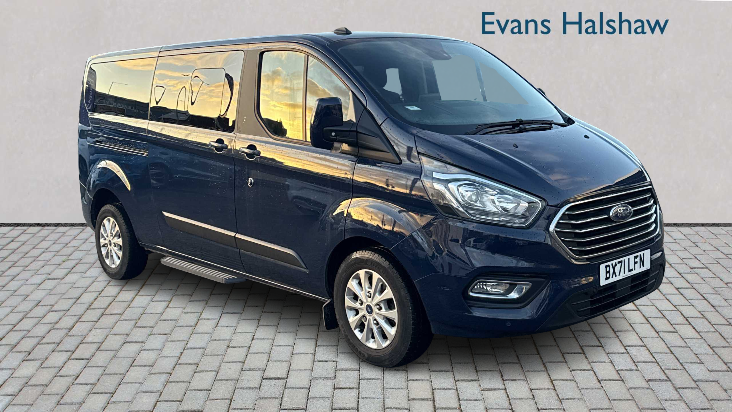 Main listing image - Ford Tourneo Custom