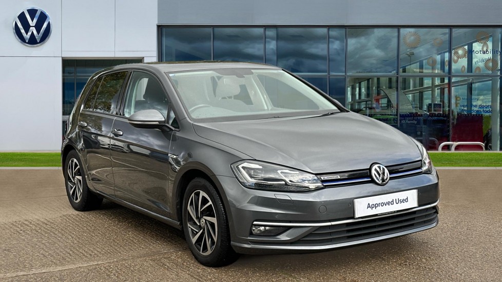 Main listing image - Volkswagen Golf