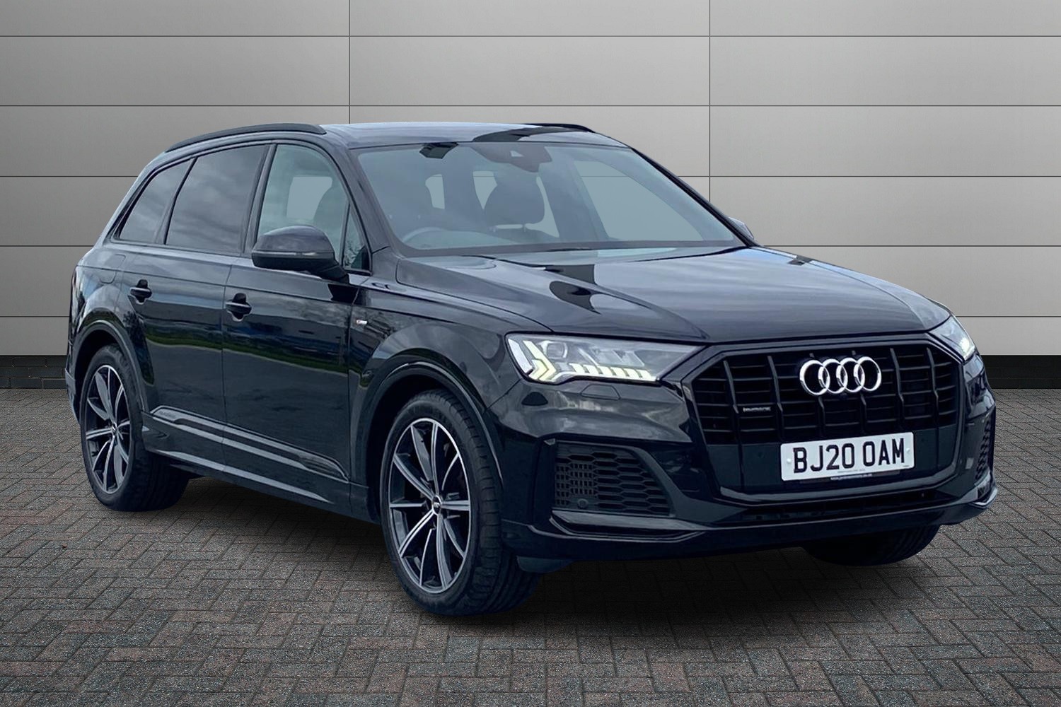 Main listing image - Audi Q7