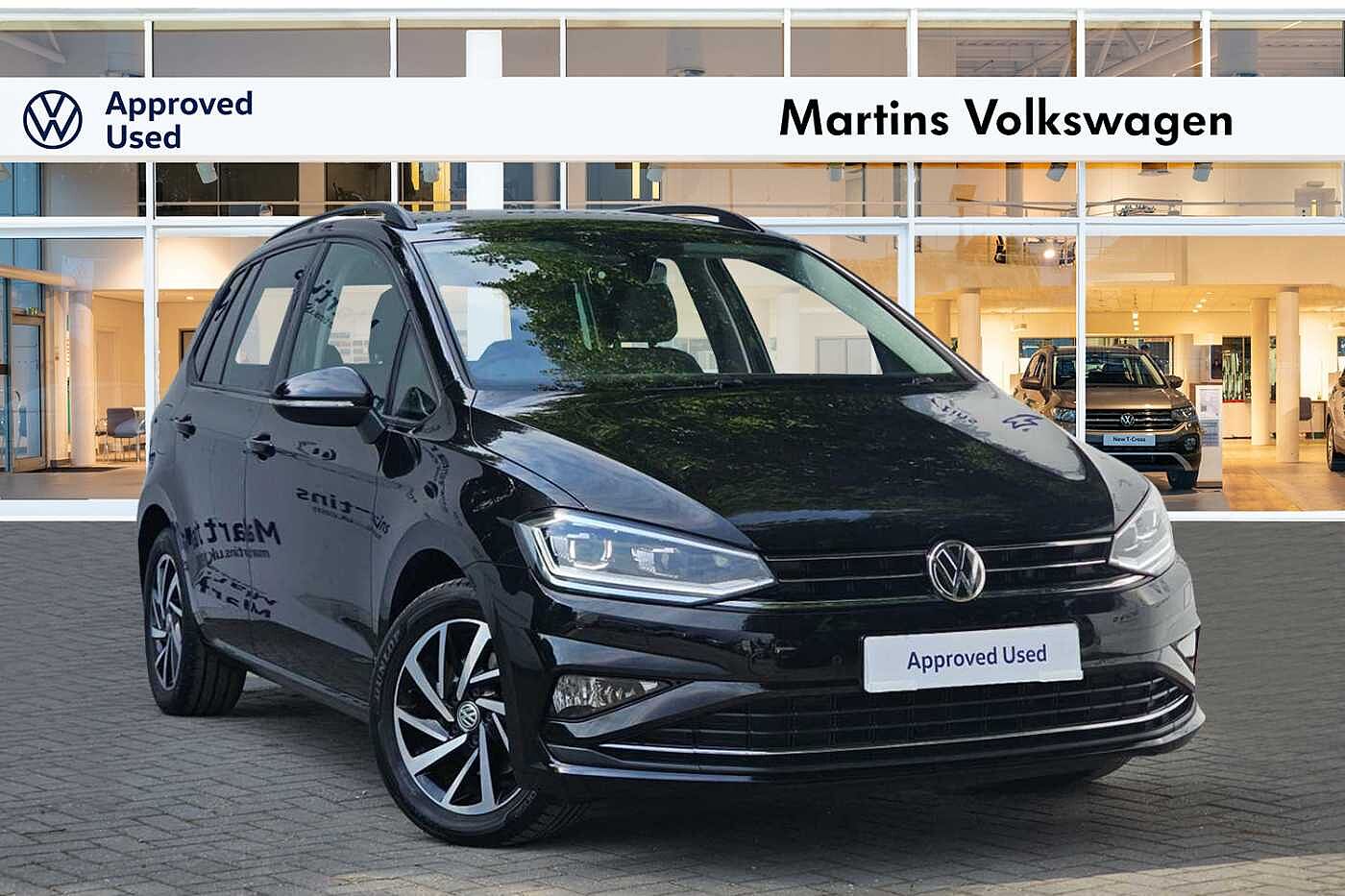 Main listing image - Volkswagen Golf SV