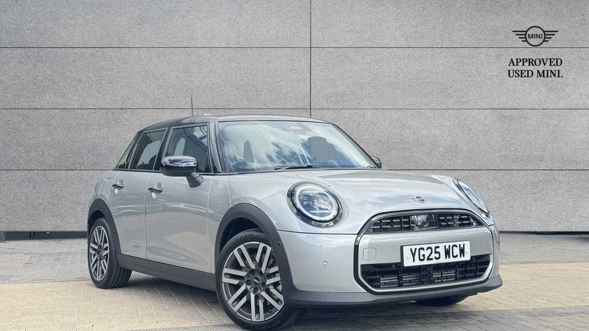 Main listing image - MINI Hatchback 5dr