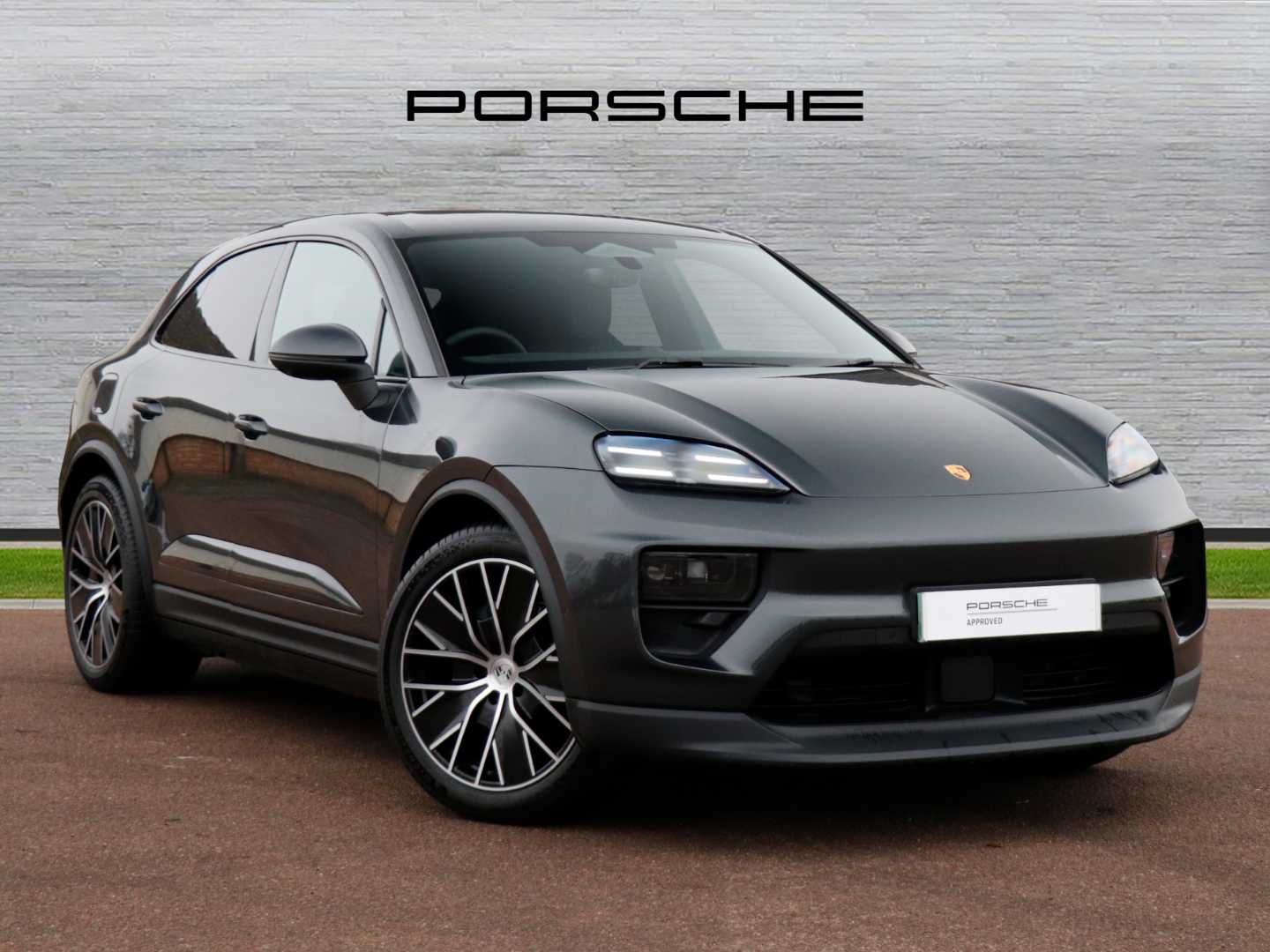 Main listing image - Porsche Macan