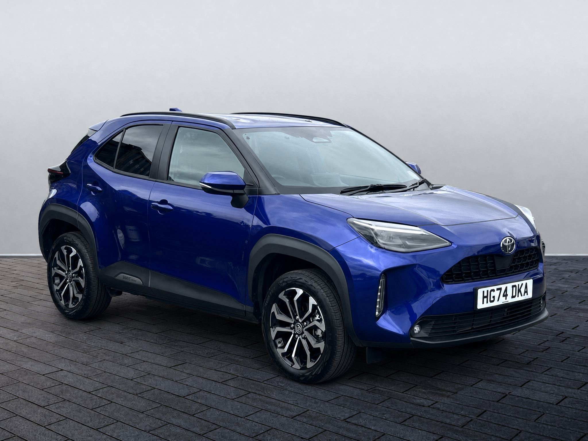 Main listing image - Toyota Yaris Cross