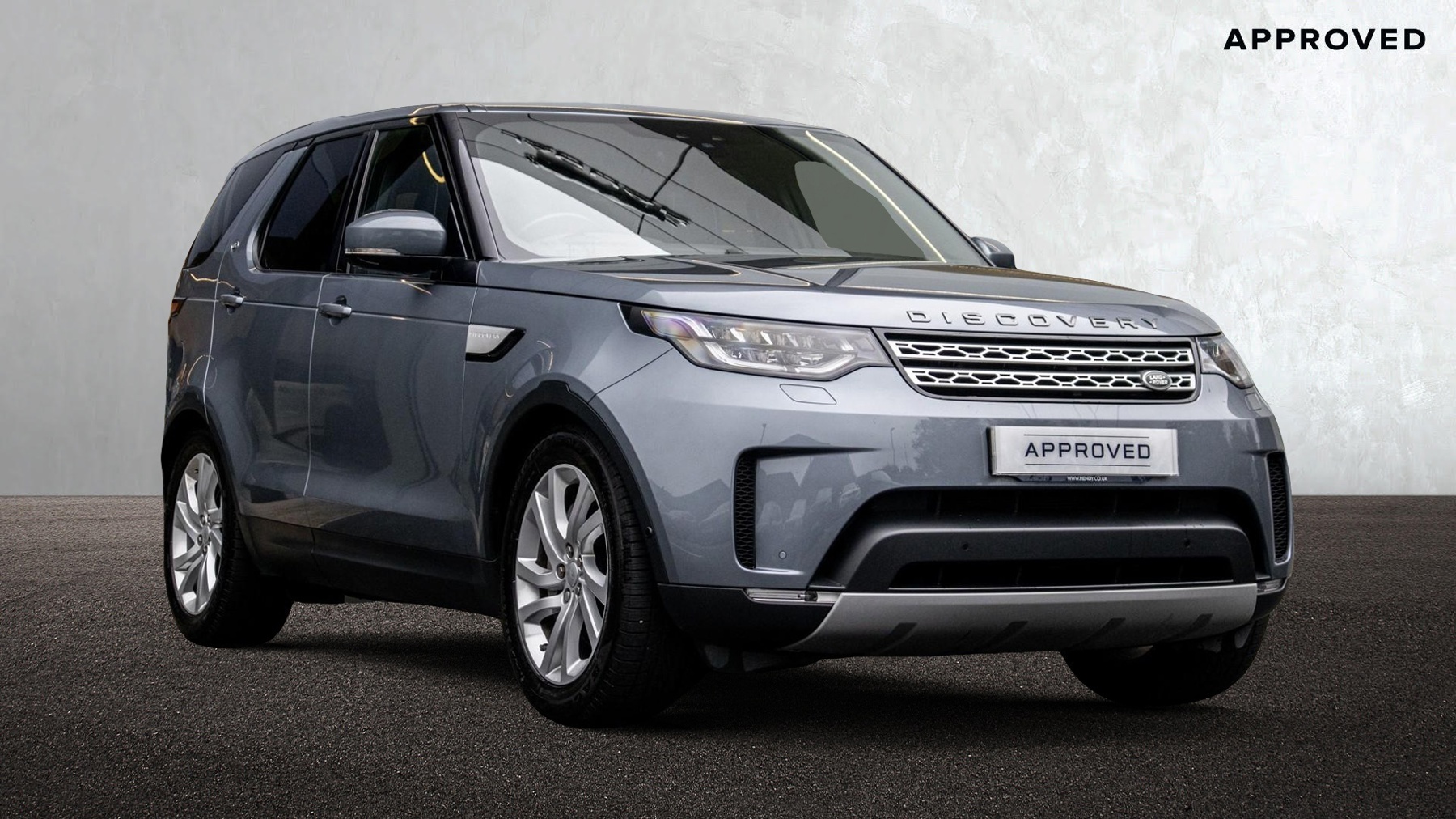 Main listing image - Land Rover Discovery